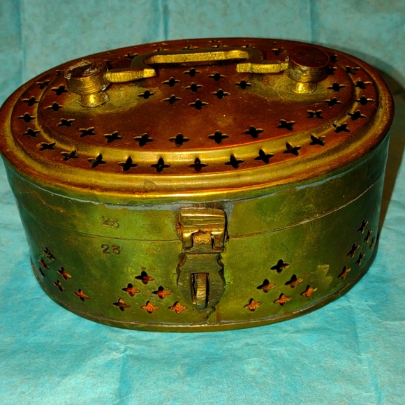 Brass trinket box~VERY OLD~VINTAGE